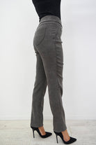 https://cdn.shopify.com/s/files/1/1183/1384/files/Robell_Mink_Velvet_Nena_trouser_With_Zip_Pockets_-_52566_54451_38.mp4?6588