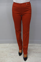 https://cdn.shopify.com/s/files/1/1183/1384/files/Robell_Marie_Burnt_Orange_Full_Length_Trousers_-_51412_5499_360_cb7e5726-d10c-4e29-92f1-91ac7cfc1052.mp4?v=1603982258