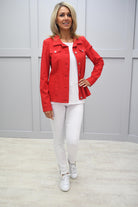 https://cdn.shopify.com/s/files/1/1183/1384/files/Robell_Red_Happy_Jacket_-_57609_5499_40_f9e370b0-c53a-4caf-97a0-164ffc656b58.mp4?v=1583423475