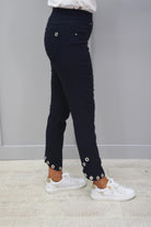 https://cdn.shopify.com/s/files/1/1183/1384/files/Robell_Rose_Navy_Trouser_With_Ring_Detail_At_Bottom_-_51666_5499_69.mp4?v=1590064537