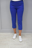 https://cdn.shopify.com/s/files/1/1183/1384/files/Robell_Golf_Trousers_Blue_Lexi_07_-_52677_5499_67.mp4?v=1591791002