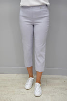 https://cdn.shopify.com/s/files/1/1183/1384/files/Robell_Marie_Pearl_Grey_Cropped_Trousers_-_51576_5499_91.mp4?v=1591788145